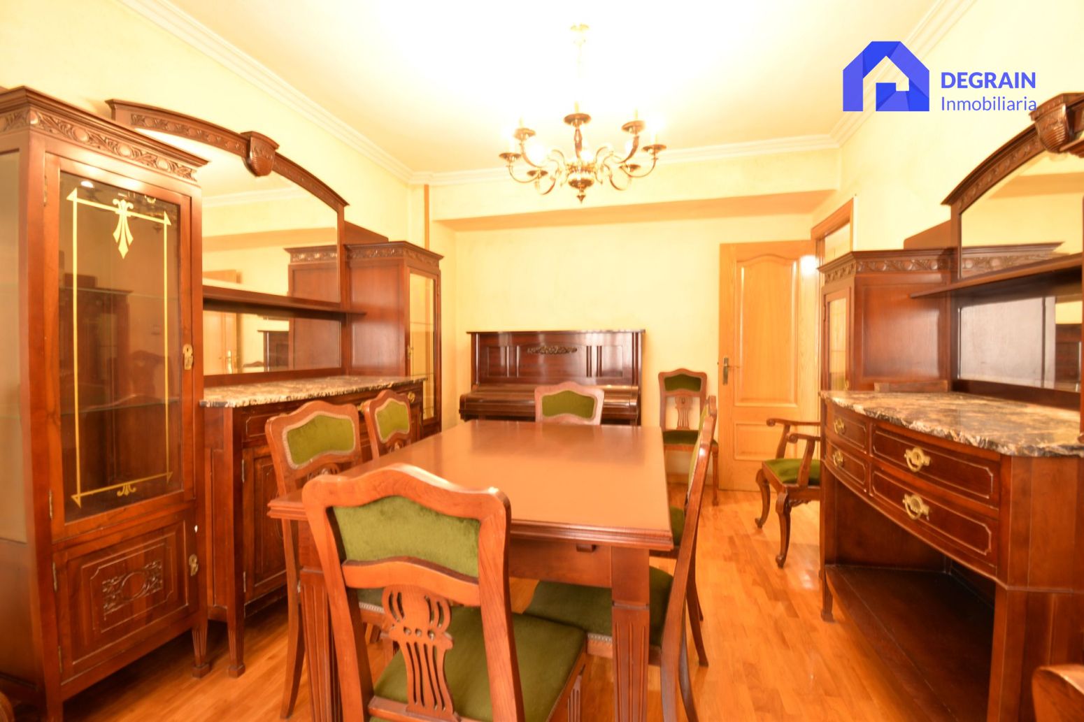 Dining room of Flat for sale in Oviedo   with Heating, Parquet flooring and Terrace