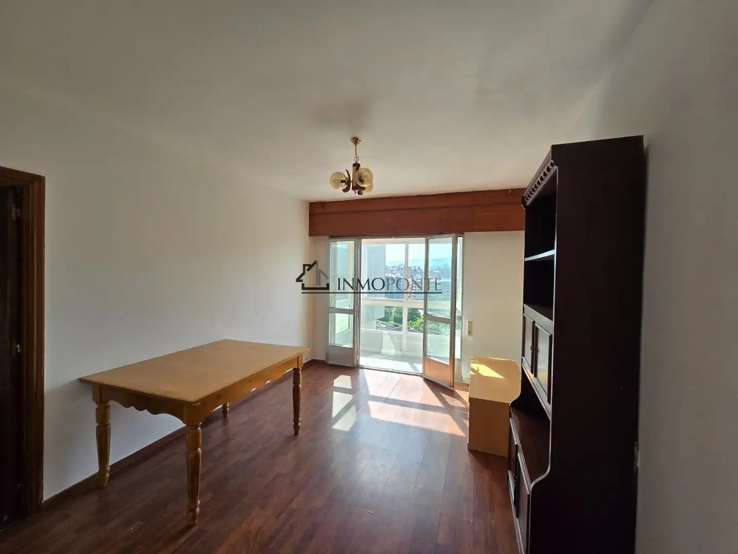 Sala d'estar de Pis en venda en Pontevedra Capital  amb Traster i Balcó