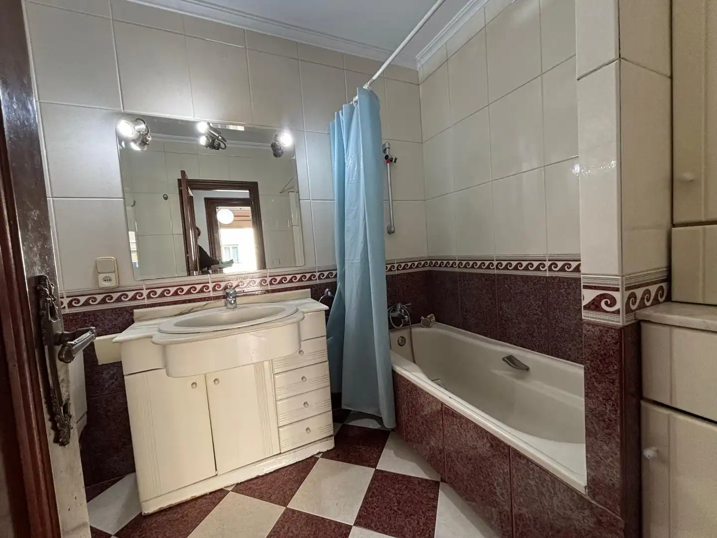 Badezimmer von Wohnung zur Miete in Valencia mit Klimaanlage, Möbliert und Waschmaschine