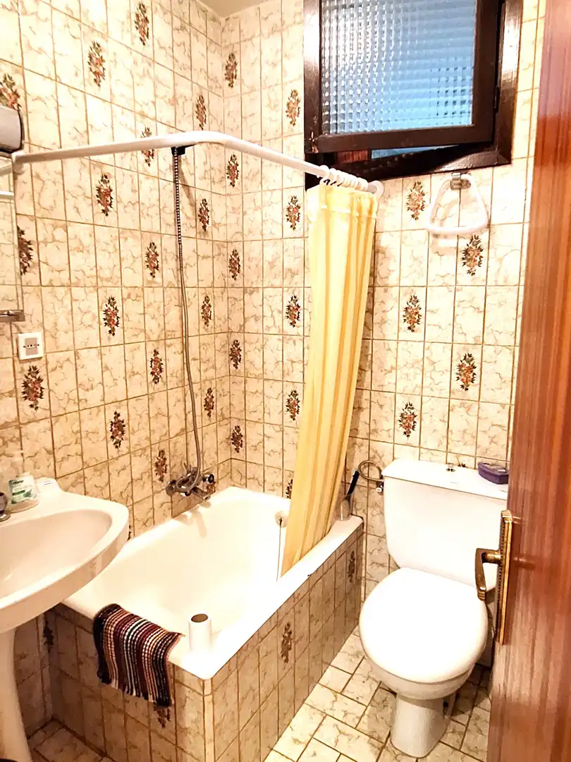 Bathroom of Houses for sale in Aguilar de Campoo  with Balcony