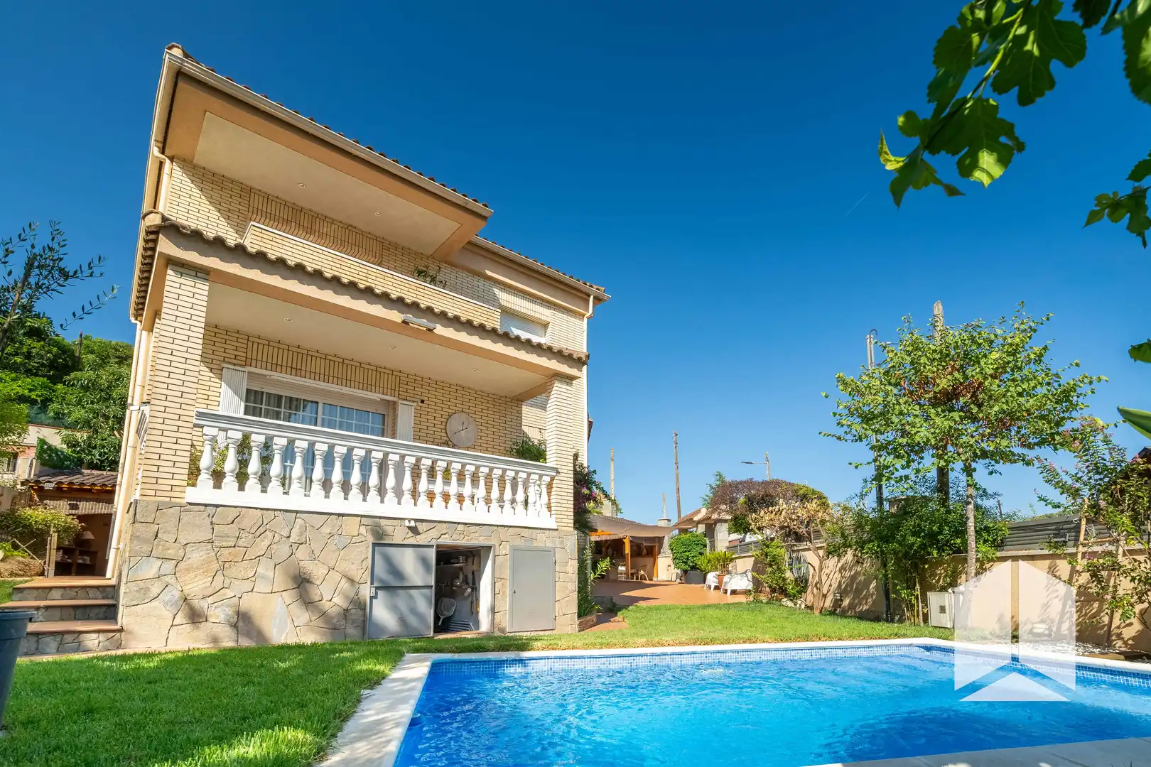 Jardín de Casa o chalet en venta en Sant Vicenç Dels Horts con Trastero y Piscina