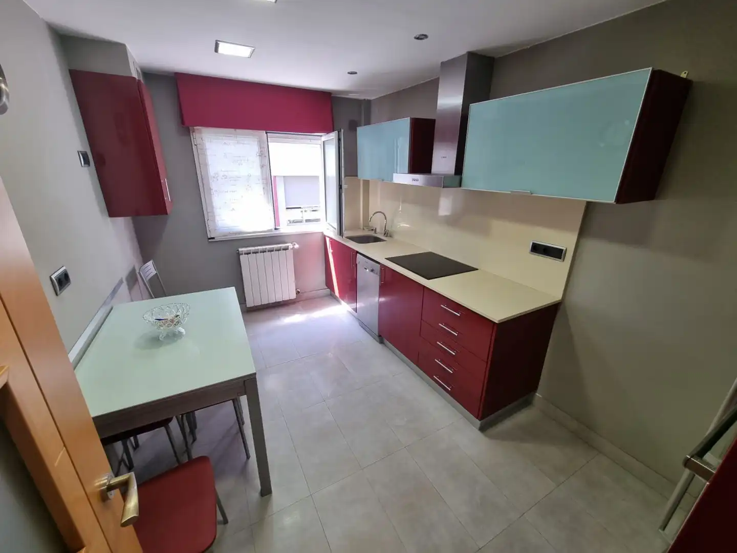 Cocina de Piso en venta en Gijón  con Calefacción y Trastero