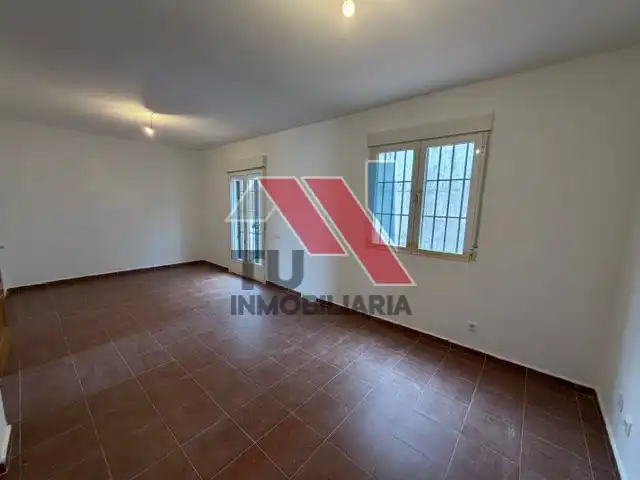 Vista exterior de Casa o xalet en venda en Otero amb Calefacció, Jardí privat i Balcó