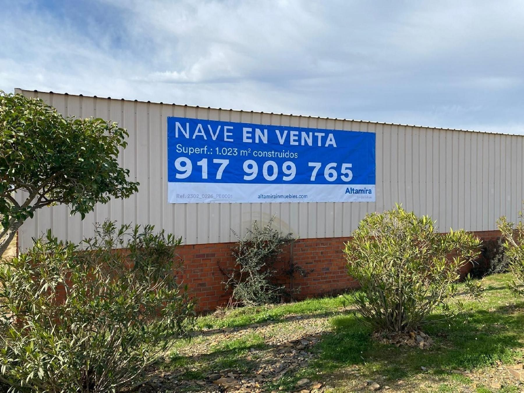 Exterior view of Industrial buildings for sale in Sancti-Spíritus (Badajoz)