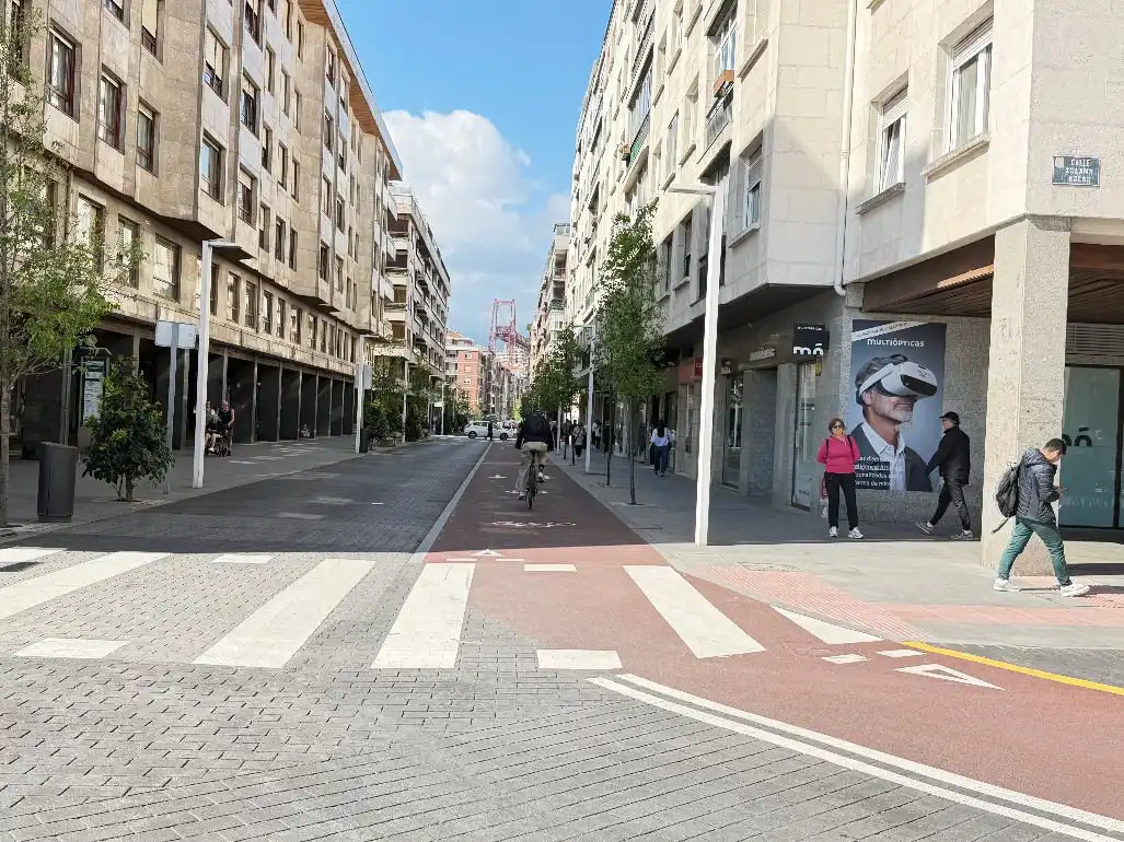 Außenansicht von Wohnung zum Verkauf in Getxo  mit Heizung, Terrasse und Internet