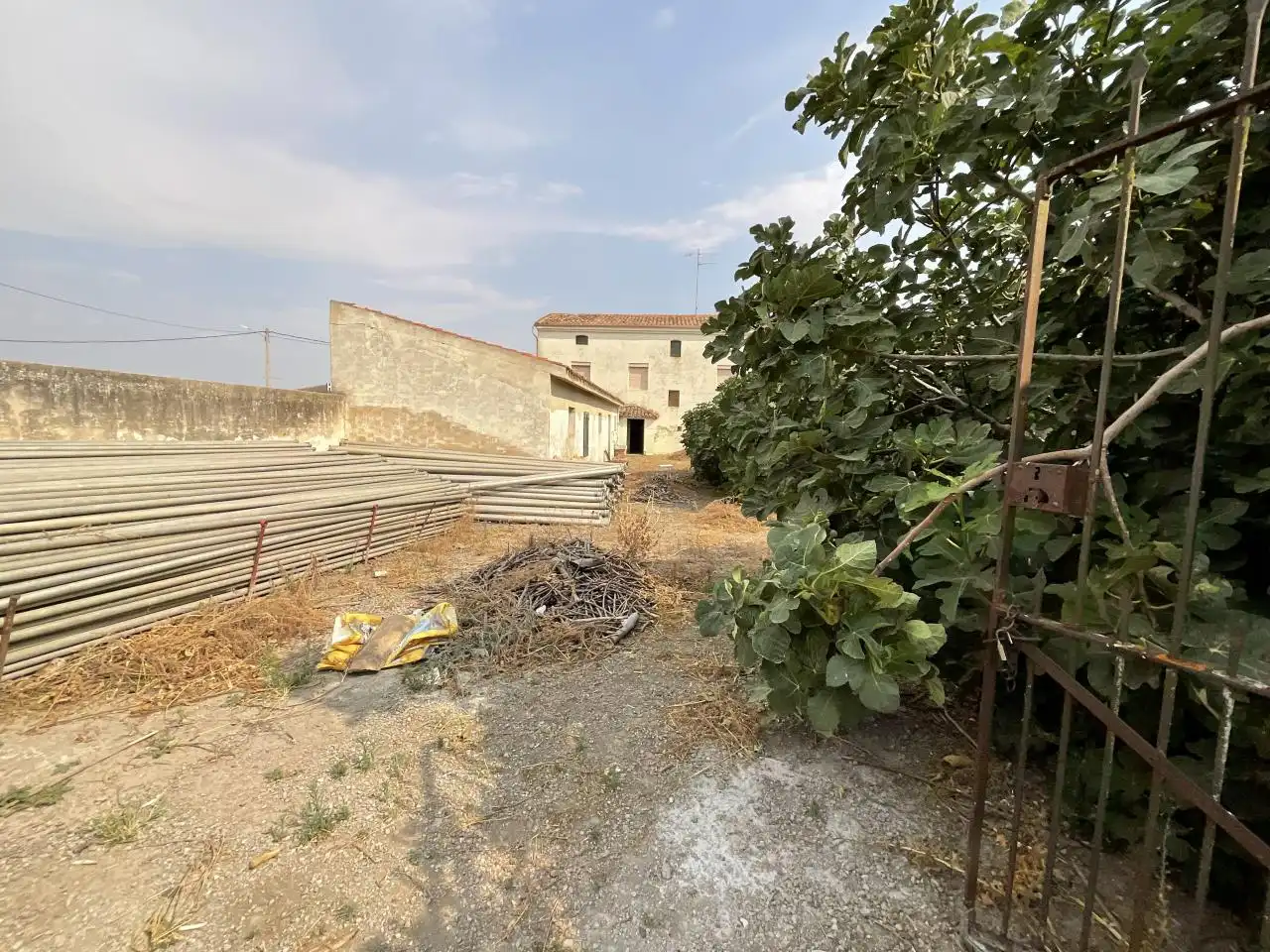 Houses for sale in Castildelgado  with Storage room and Furnished