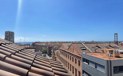 Vista exterior de Dúplex en venda en Mataró amb Terrassa