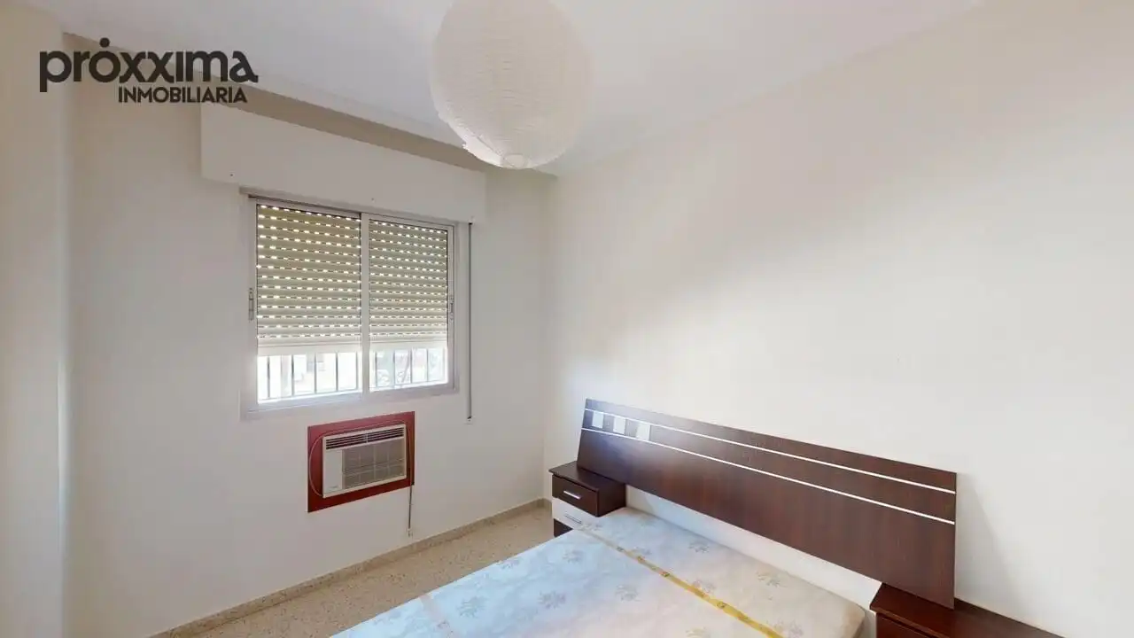Bedroom of Flat for sale in Sevilla  with Air Conditioner, Terrace and Community pool