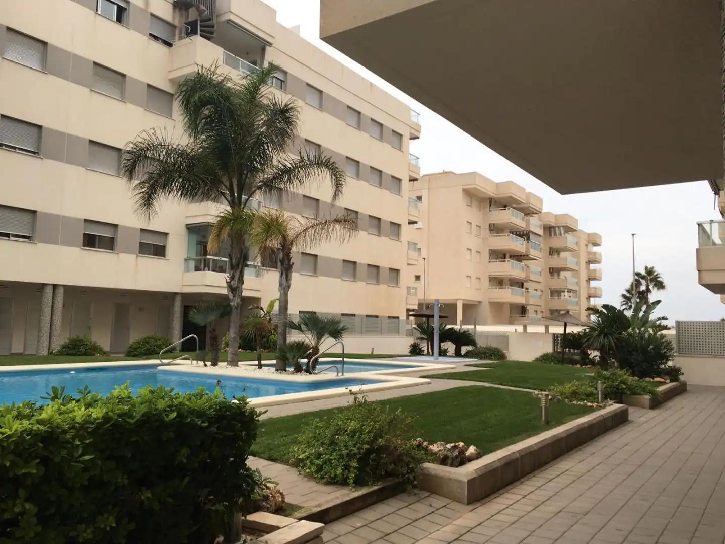 Schwimmbecken von Wohnungen zur Miete in Daimús mit Klimaanlage, Heizung und Privatgarten