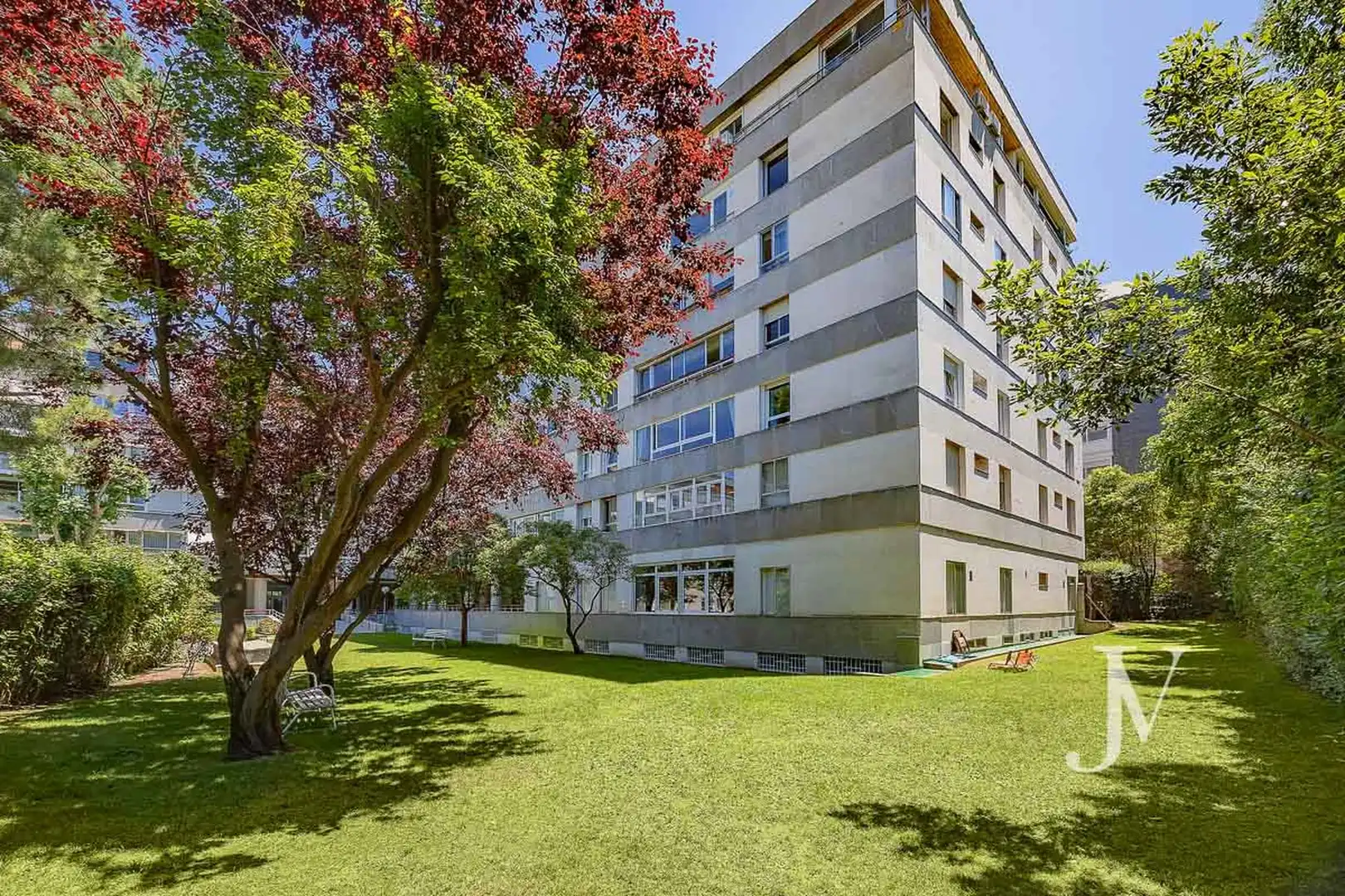 Vista exterior de Piso en venta en Madrid con Terraza, Trastero y Piscina comunitaria