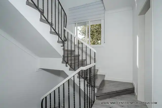 Houses for sale in Empuriabrava  with Air Conditioner, Heating and Private garden