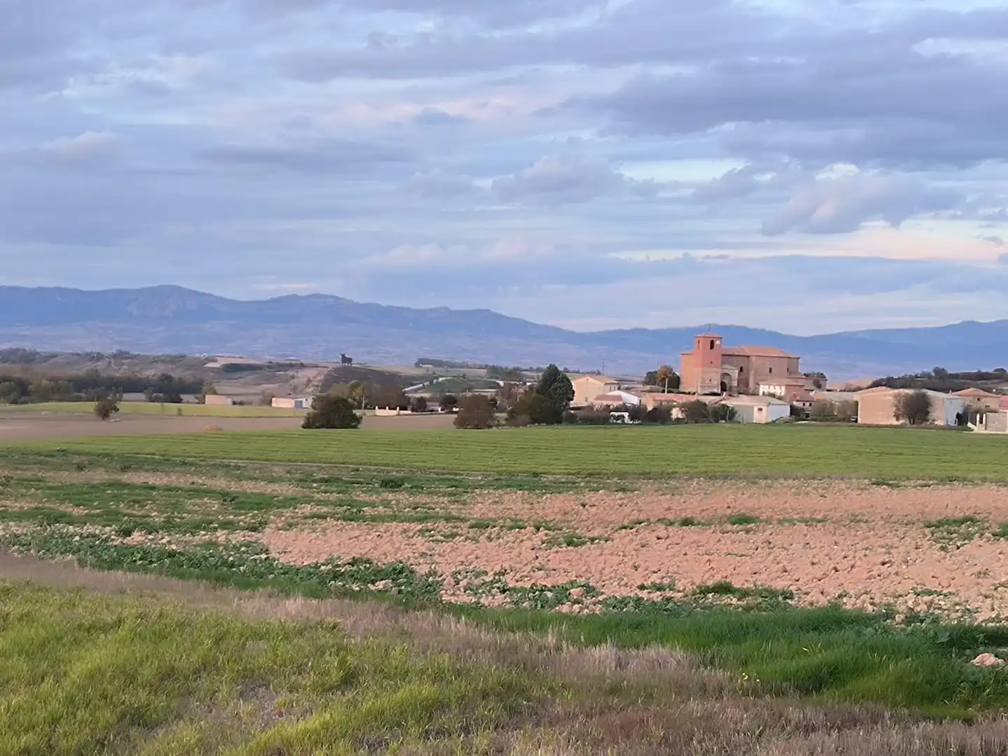 Vista exterior de Casa o xalet en venda en Briviesca amb Calefacció, Jardí privat i Terrassa