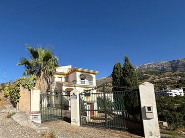 Casa con balcón en venta en Calle camino del Arroyo de Matanzas