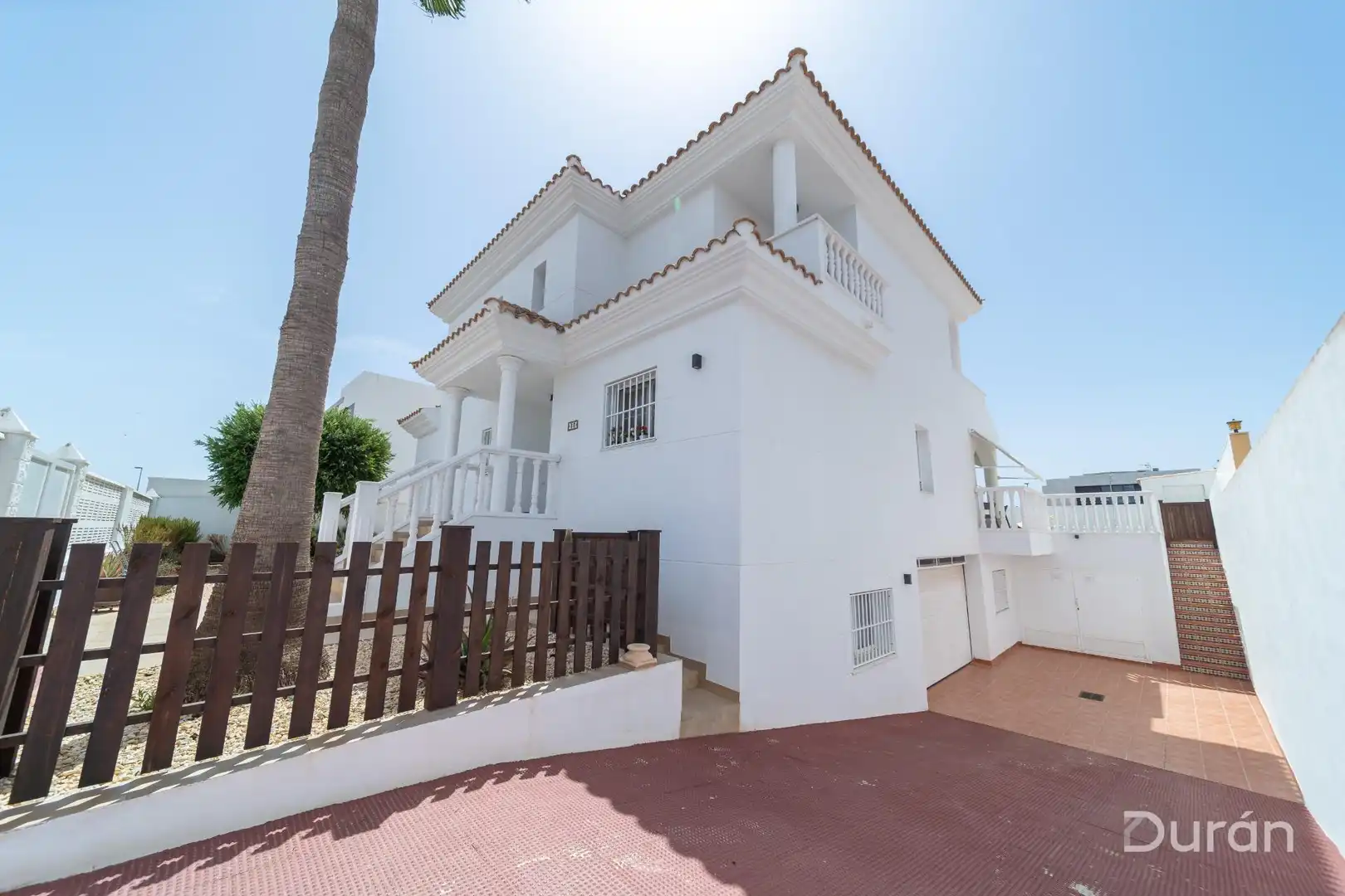Vista exterior de Casa o chalet en venta en El Ejido con Aire acondicionado, Jardín privado y Terraza