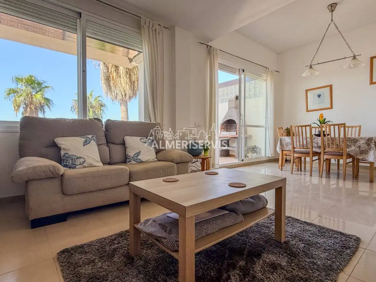 Maison mitoyenne avec piscine à vendre à Calle Mesana