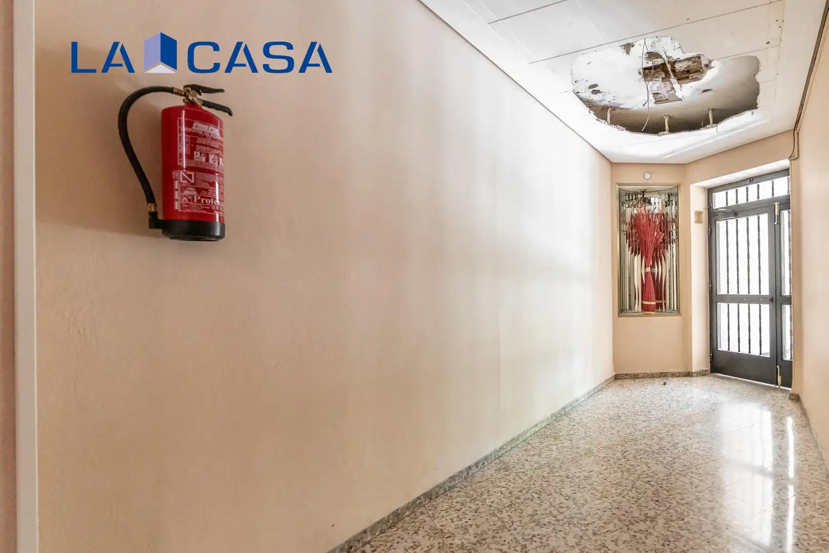 Piso en venta en Madrid con Calefacción, Terraza y Trastero
