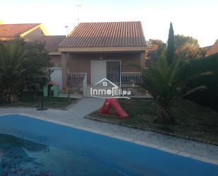 Swimming pool of House or chalet for sale in San Martín de Valdeiglesias  with Heating, Private garden and Swimming Pool
