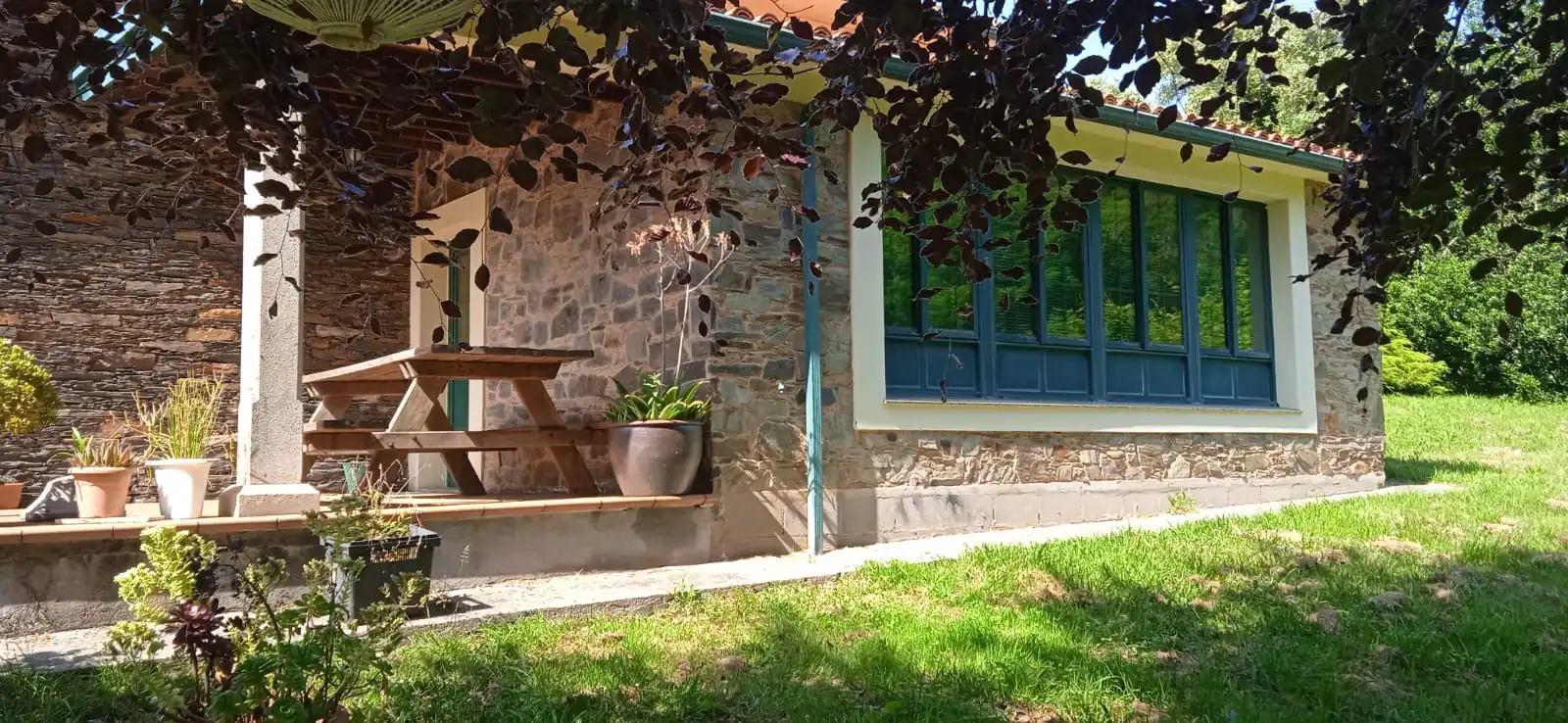 Vista exterior de Casa o xalet de lloguer en Valdoviño amb Calefacció, Jardí privat i Parquet