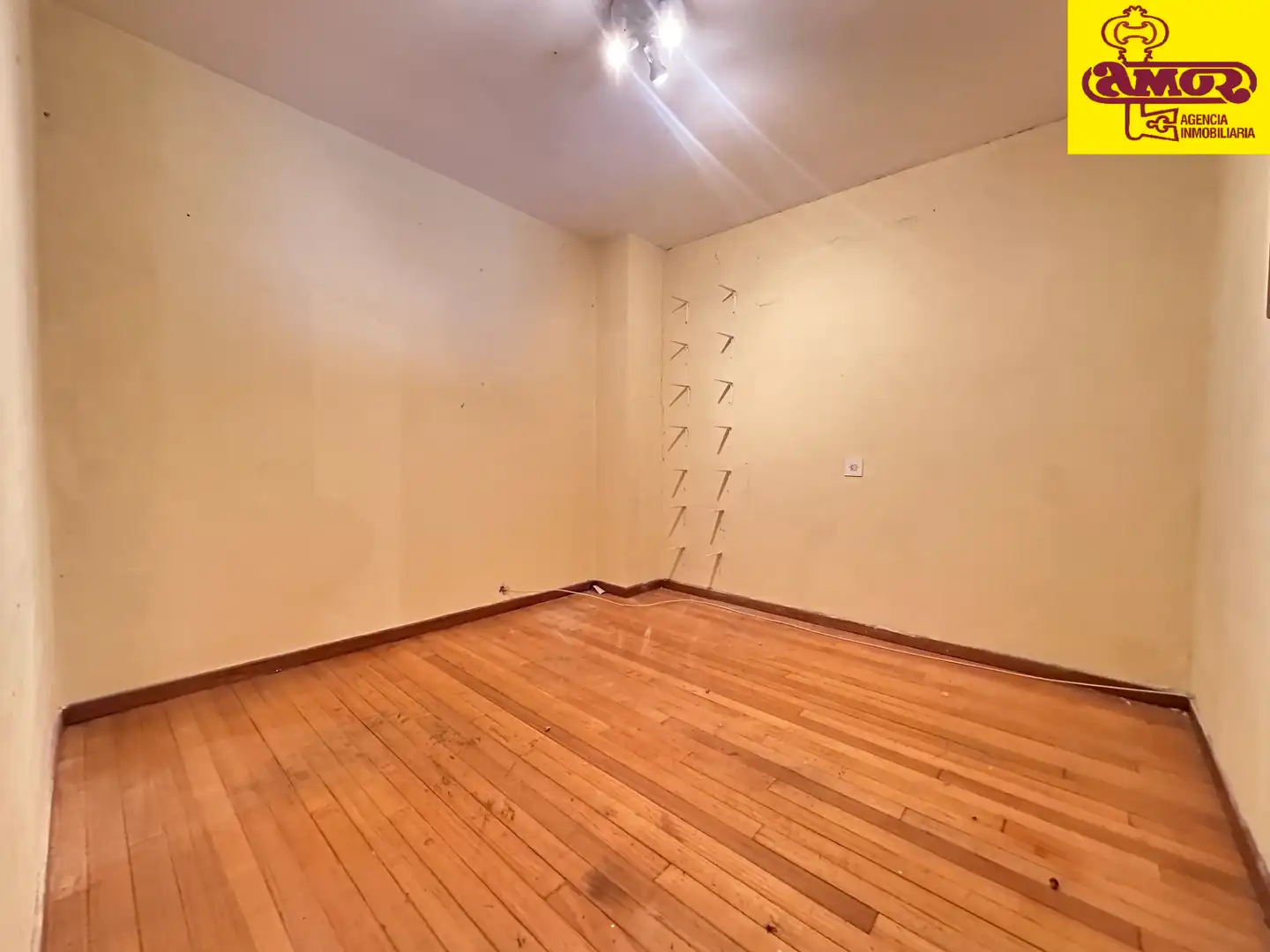 Habitación de Piso en venta en Santiago de Compostela  con Trastero