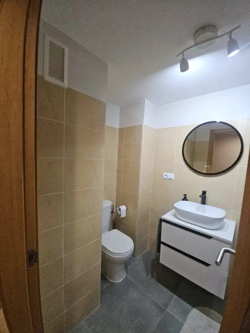 Baño de Piso en venta en La Manga del Mar Menor con Jardín privado, Terraza y Piscina