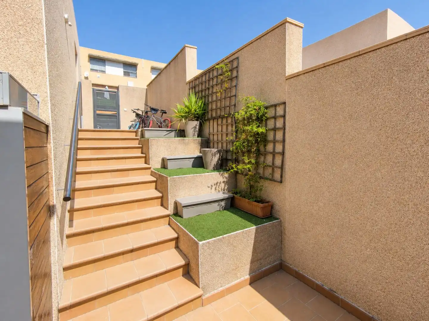 Chalet con piscina en venta en Calle de la Camelia 24, imagen 9