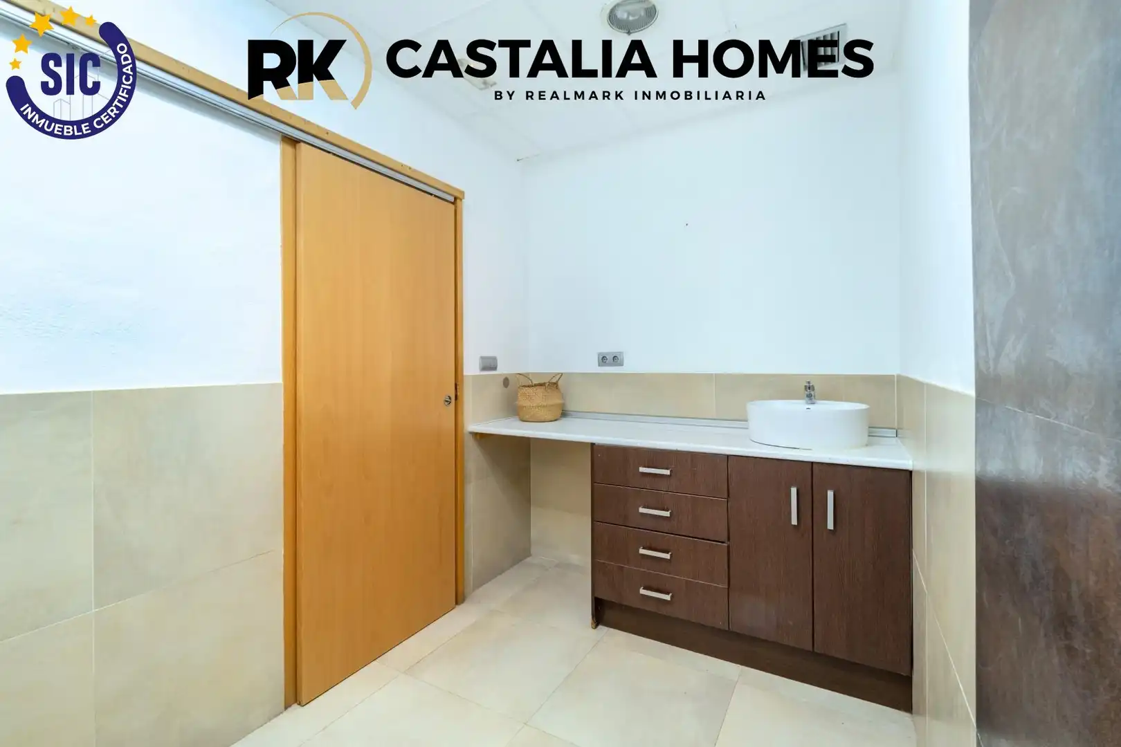 Habitación de Local en venta en Castellón de la Plana / Castelló de la Plana con Aire acondicionado y Calefacción