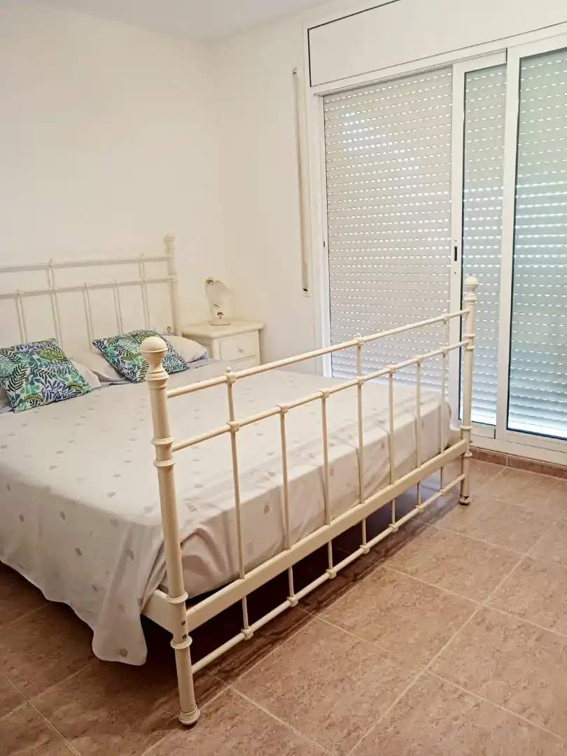 Habitación de Casa adosada en venta en Creixell con Aire acondicionado, Calefacción y Jardín privado