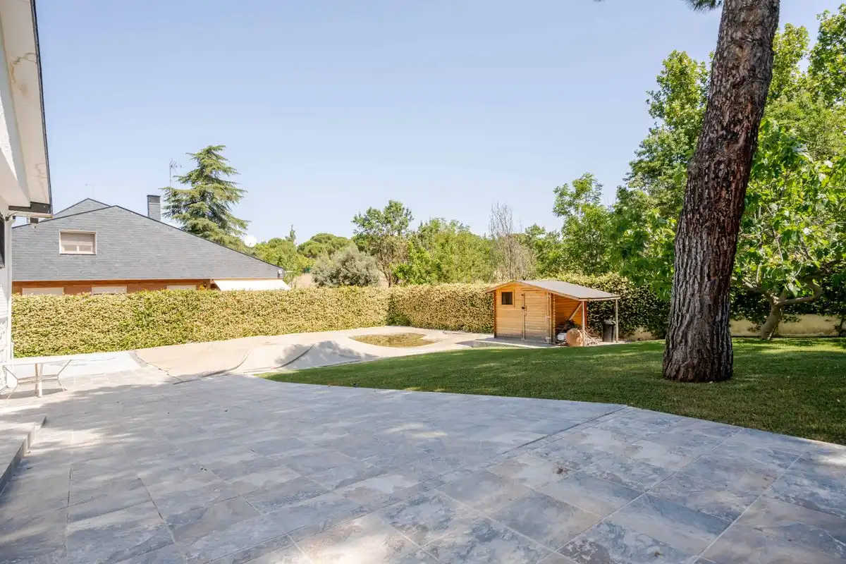 Jardín de Casa o chalet en venta en Boadilla del Monte con Aire acondicionado, Calefacción y Jardín privado