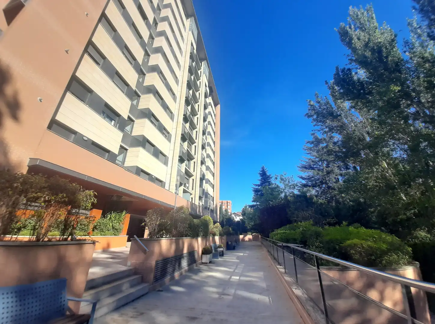 Vista exterior de Piso de alquiler en Madrid con Aire acondicionado, Calefacción y Parquet
