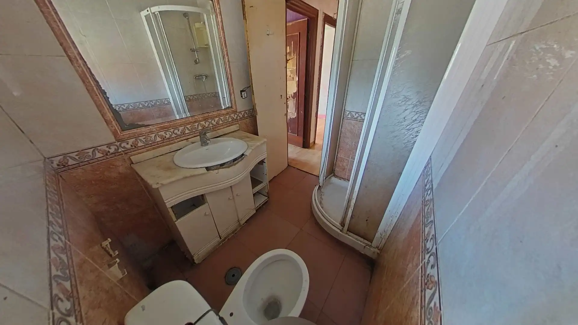 Baño de Piso en venta en El Astillero   con Horno