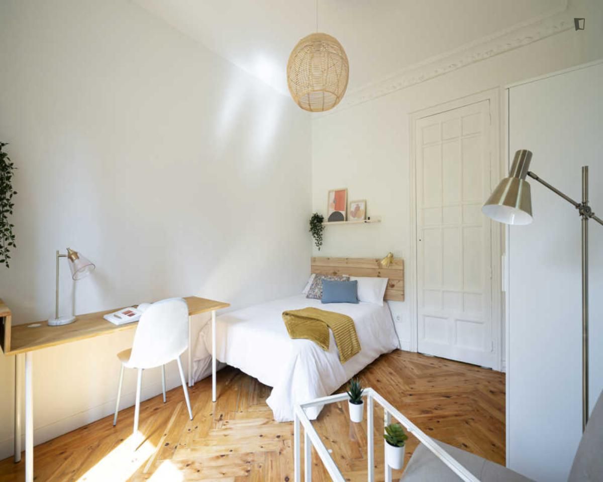 Schlafzimmer von Wohnungen zur untervermieten in  Madrid Capital mit Möbliert, Ofen und Waschmaschine