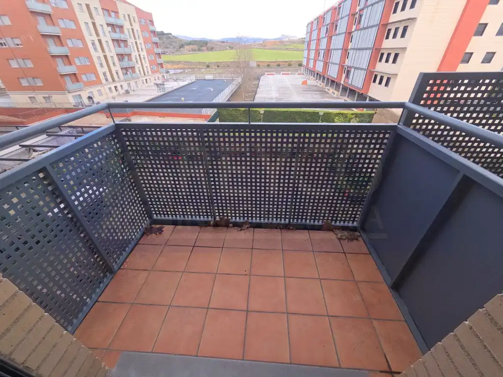 Terrasse von Wohnungen zum Verkauf in  Logroño mit Heizung, Terrasse und Schwimmbad