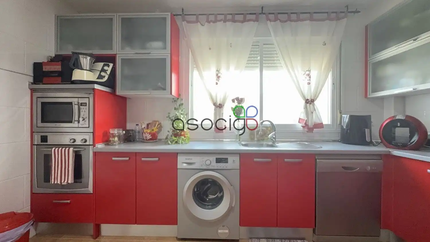 Cocina de Casa adosada en venta en Cabanillas del Campo con Calefacción, Jardín privado y Terraza