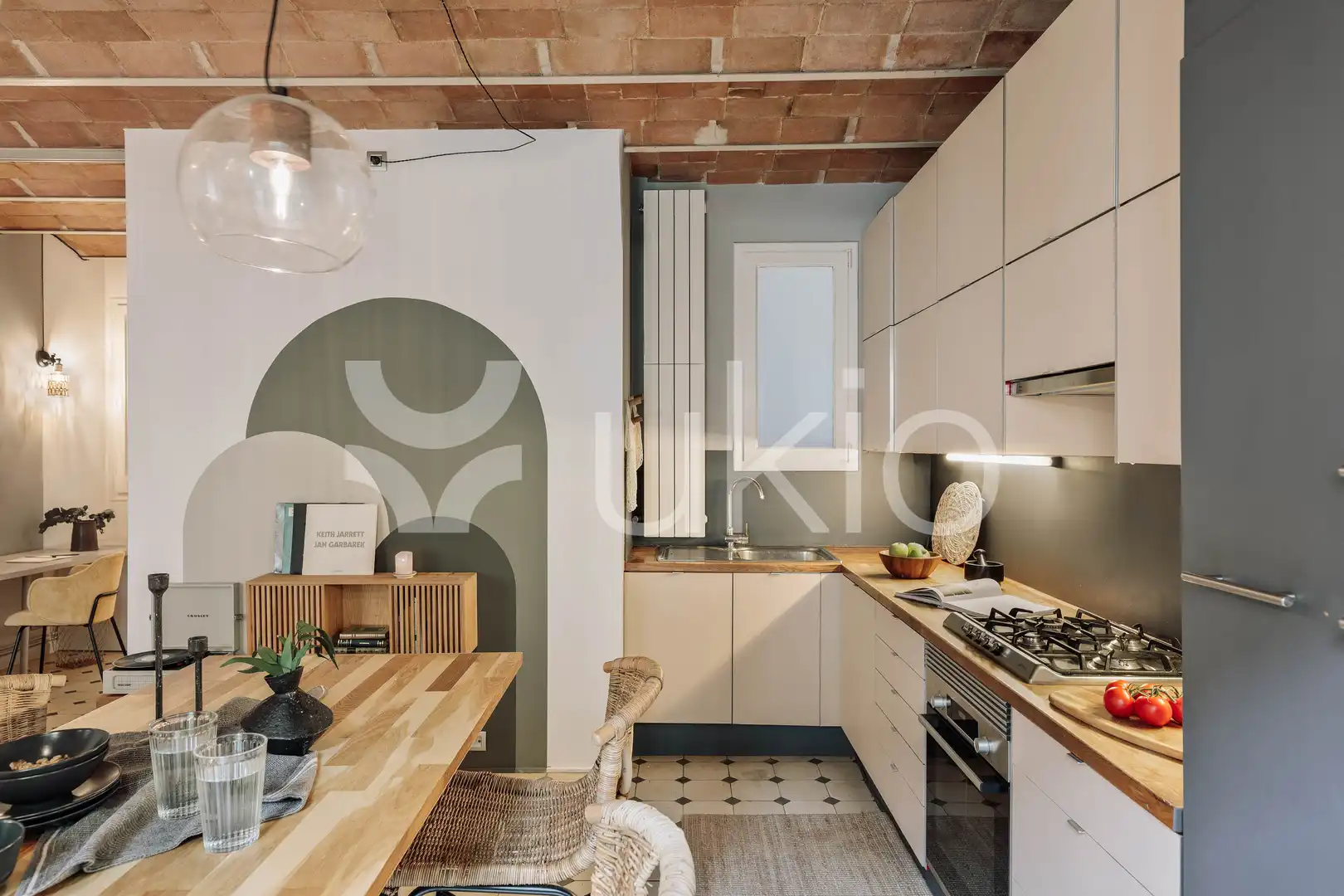 Cocina de Apartamento de alquiler en Barcelona con Aire acondicionado, Calefacción y Amueblado