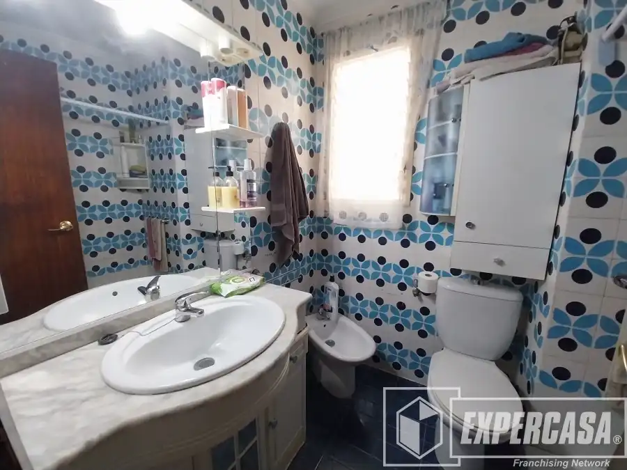 Bathroom of Flat for sale in Centro - Casco antiguo