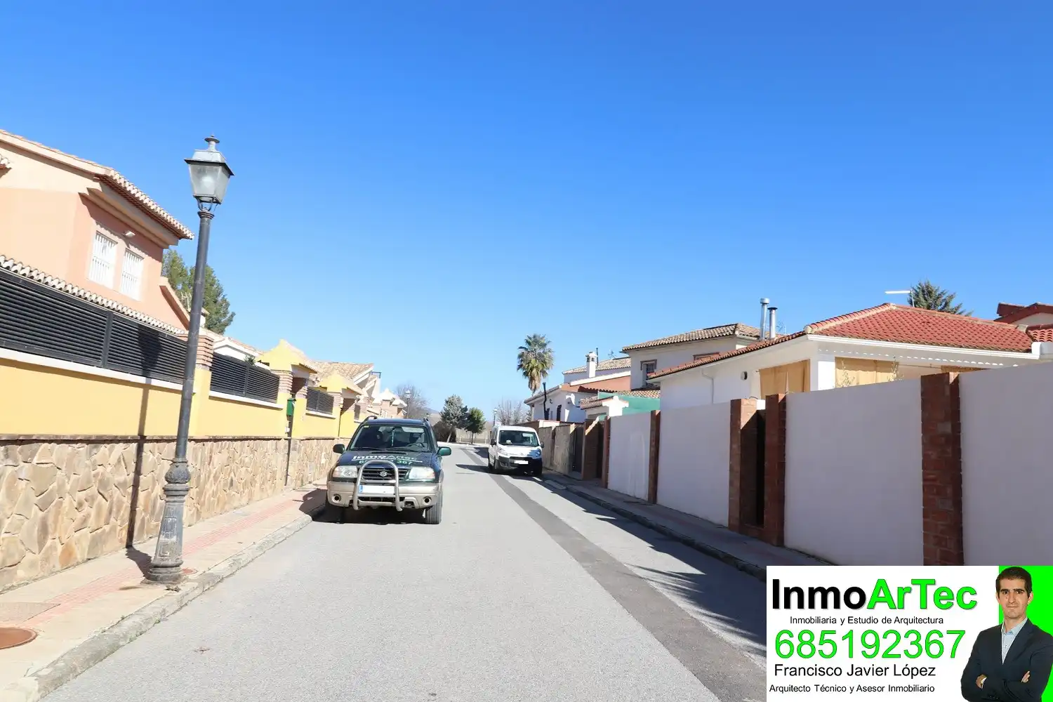 Exterior view of Houses for sale in Fuente Vaqueros  with Swimming Pool and Furnished