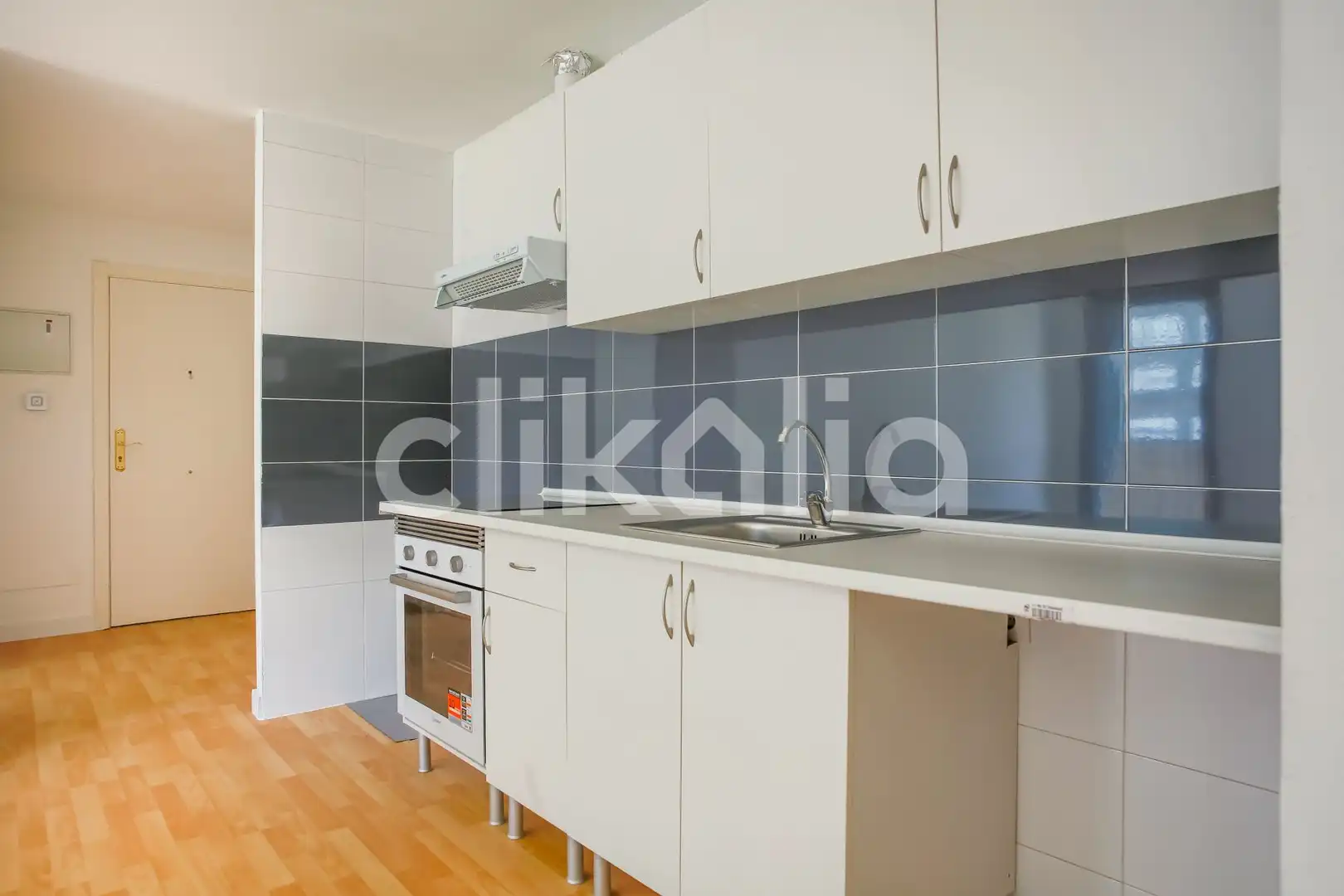 Küche von Wohnung zum Verkauf in Tres Cantos mit Heizung, Privatgarten und Terrasse