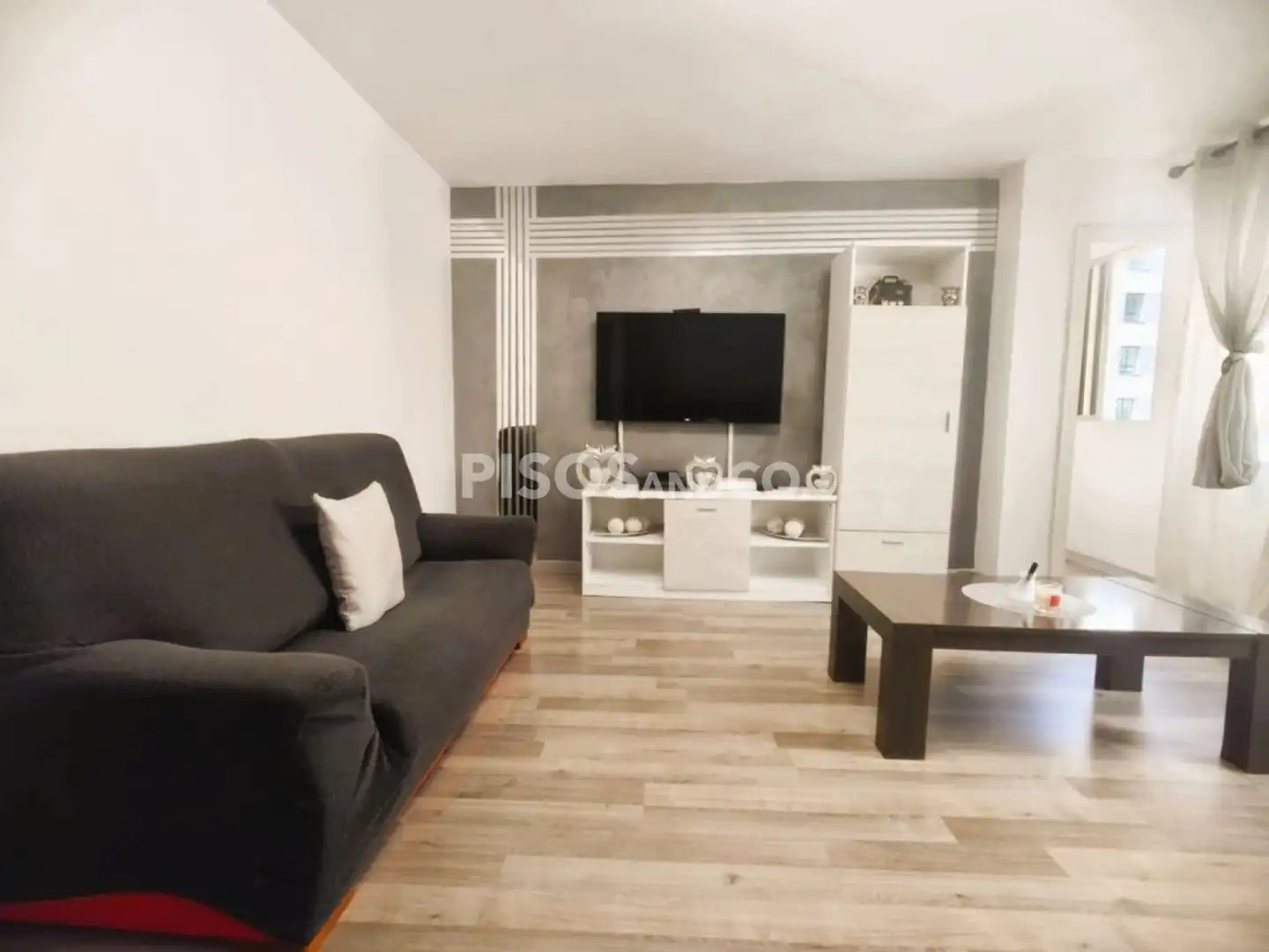 Sala de estar de Piso en venta en Cambre  con Calefacción, Trastero y Amueblado