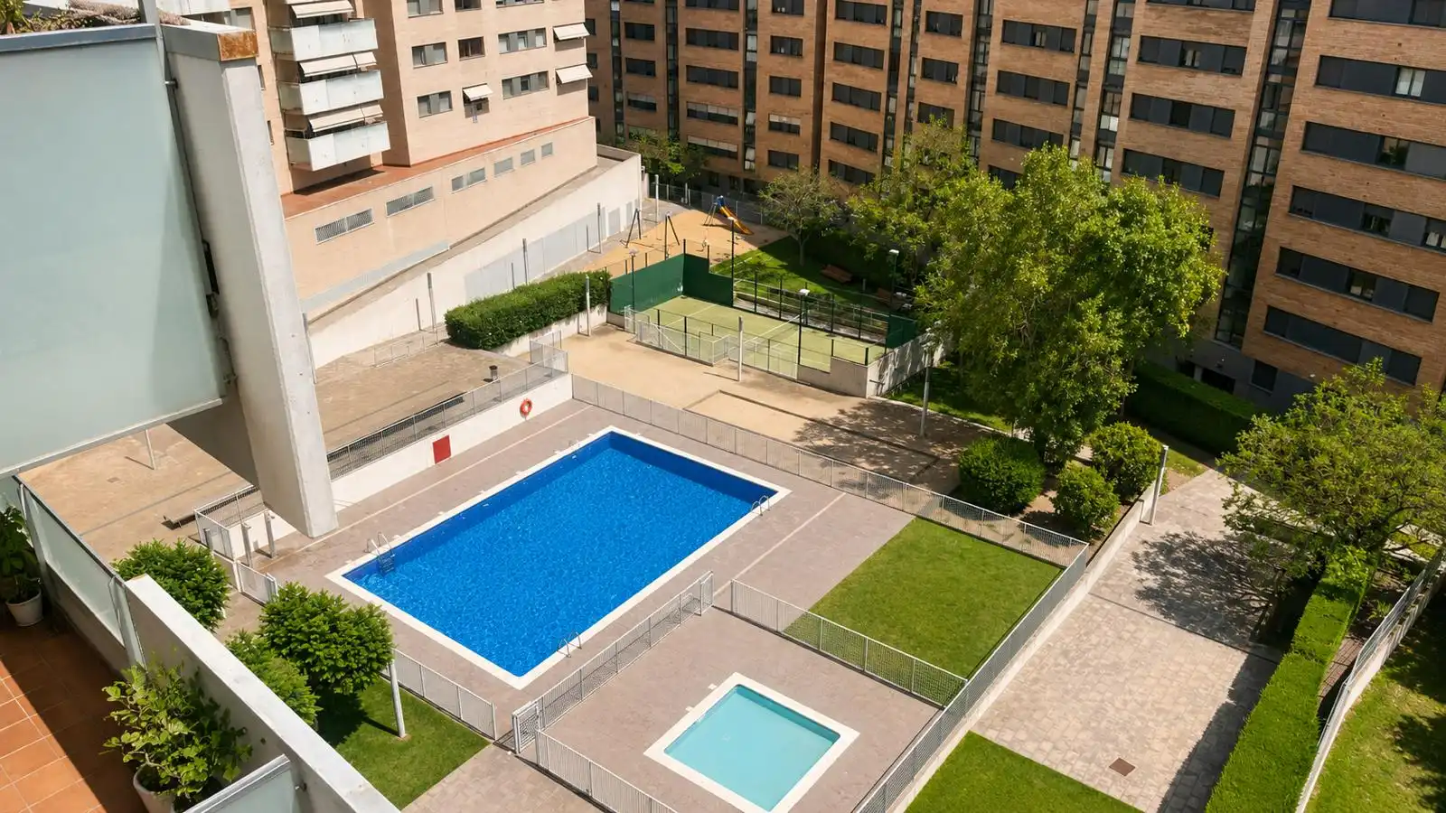 Piscina de Pis en venda en Cerdanyola del Vallès amb Aire condicionat, Calefacció i Traster