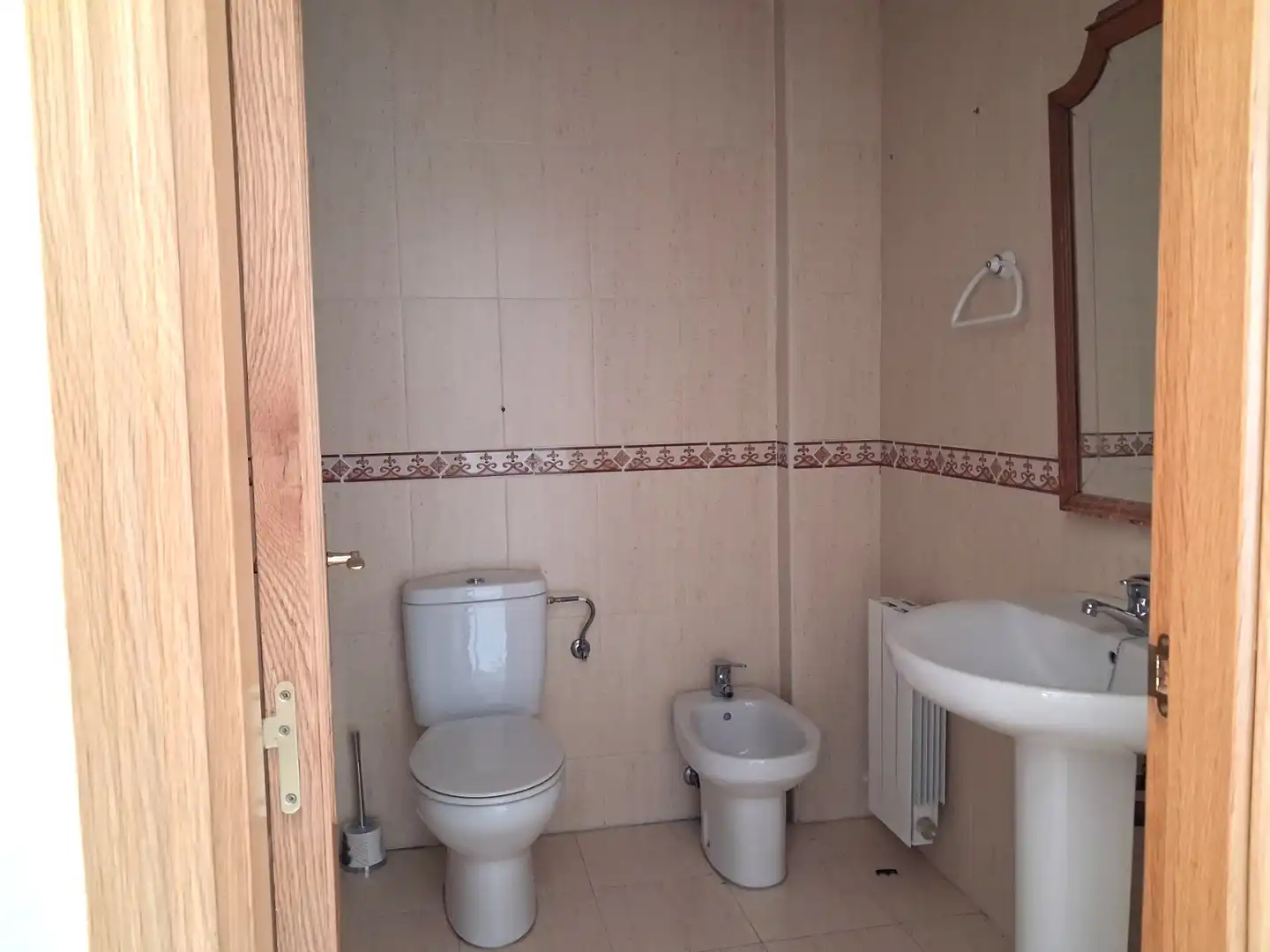 Baño de Casa adosada en venta en Osera de Ebro con Calefacción, Parquet y Terraza