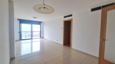 Foto 2 de Pis en venda a Calle Ramón Rubial, Casagemes, Barcelona