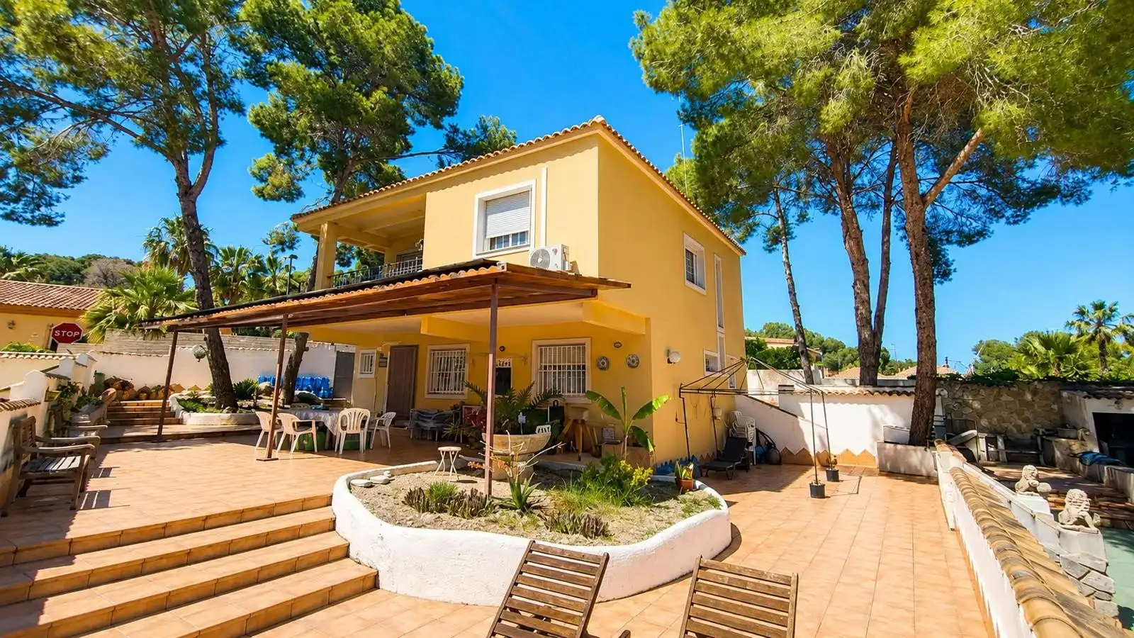 Casa con jardín en venta en El Pinar de Campoverde