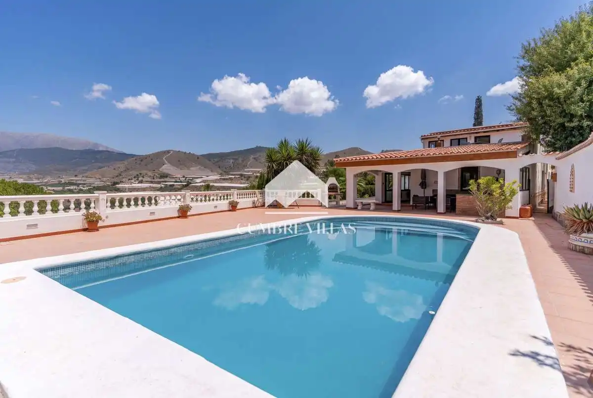 Außenansicht von Country house zum Verkauf in Torrenueva Costa mit Privatgarten, Terrasse und Abstellraum