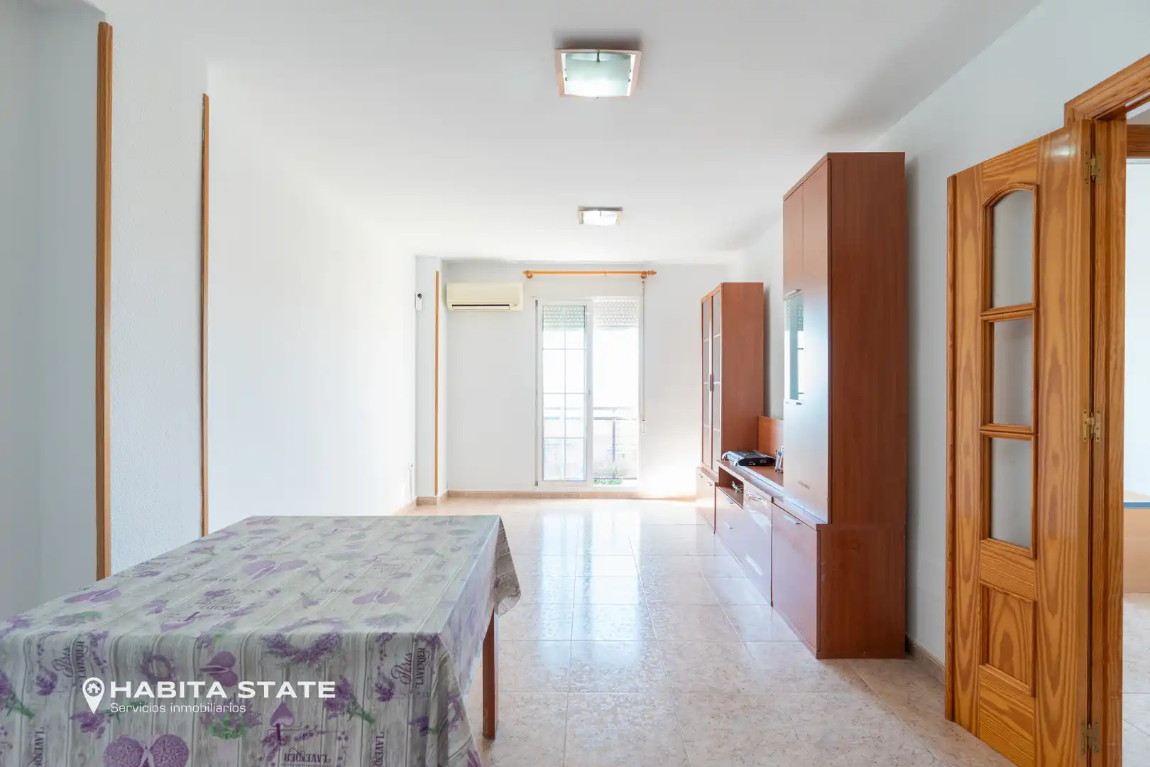 Sala de estar de Piso en venta en Roquetas de Mar con Aire acondicionado, Amueblado y Balcón