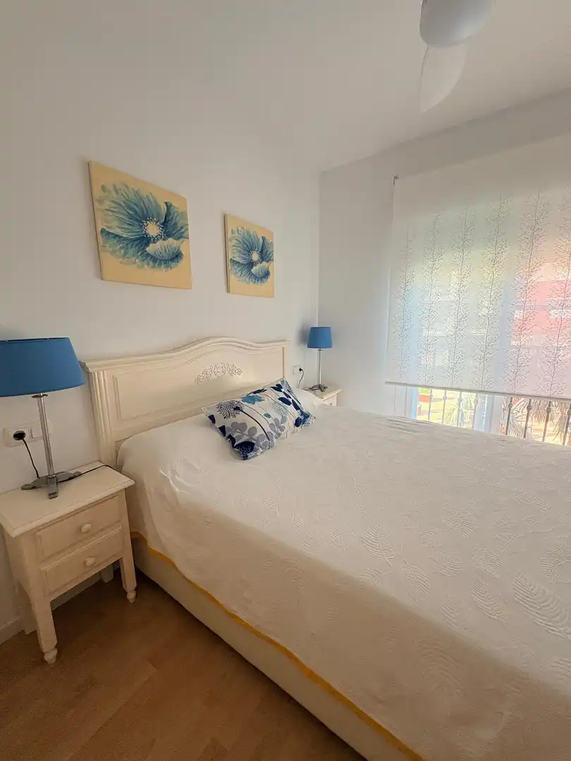 Habitación de Piso de alquiler en Motril con Jardín privado, Terraza y Amueblado