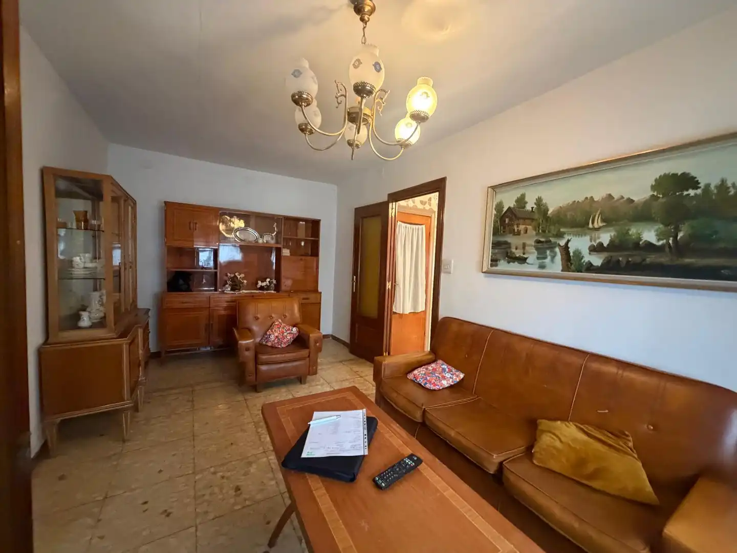 Sala d'estar de Finca rústica en venda en Megeces amb Terrassa, Traster i Moblat
