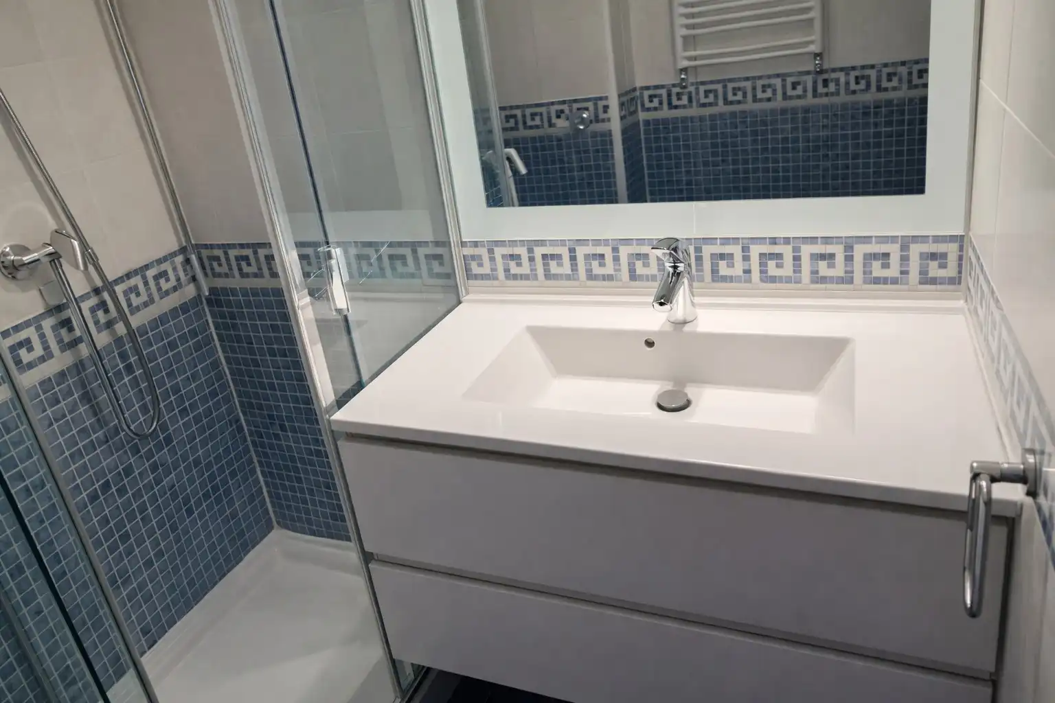 Badezimmer von Wohnung zum Verkauf in Madrid mit Klimaanlage, Heizung und Parkett
