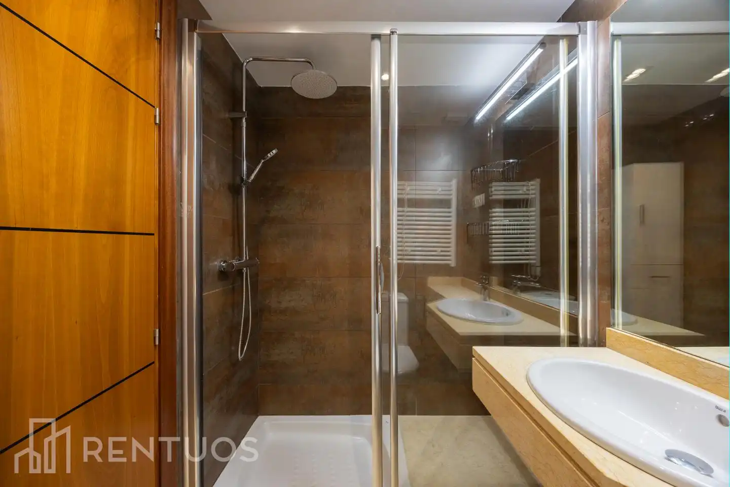 Badezimmer von Wohnung zur Miete in Madrid mit Klimaanlage, Parkett und Gemeinschaftspool