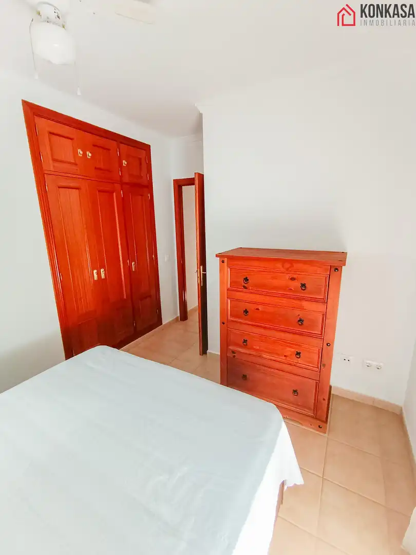 Flat with terrace for sale in Algar, imagen 2