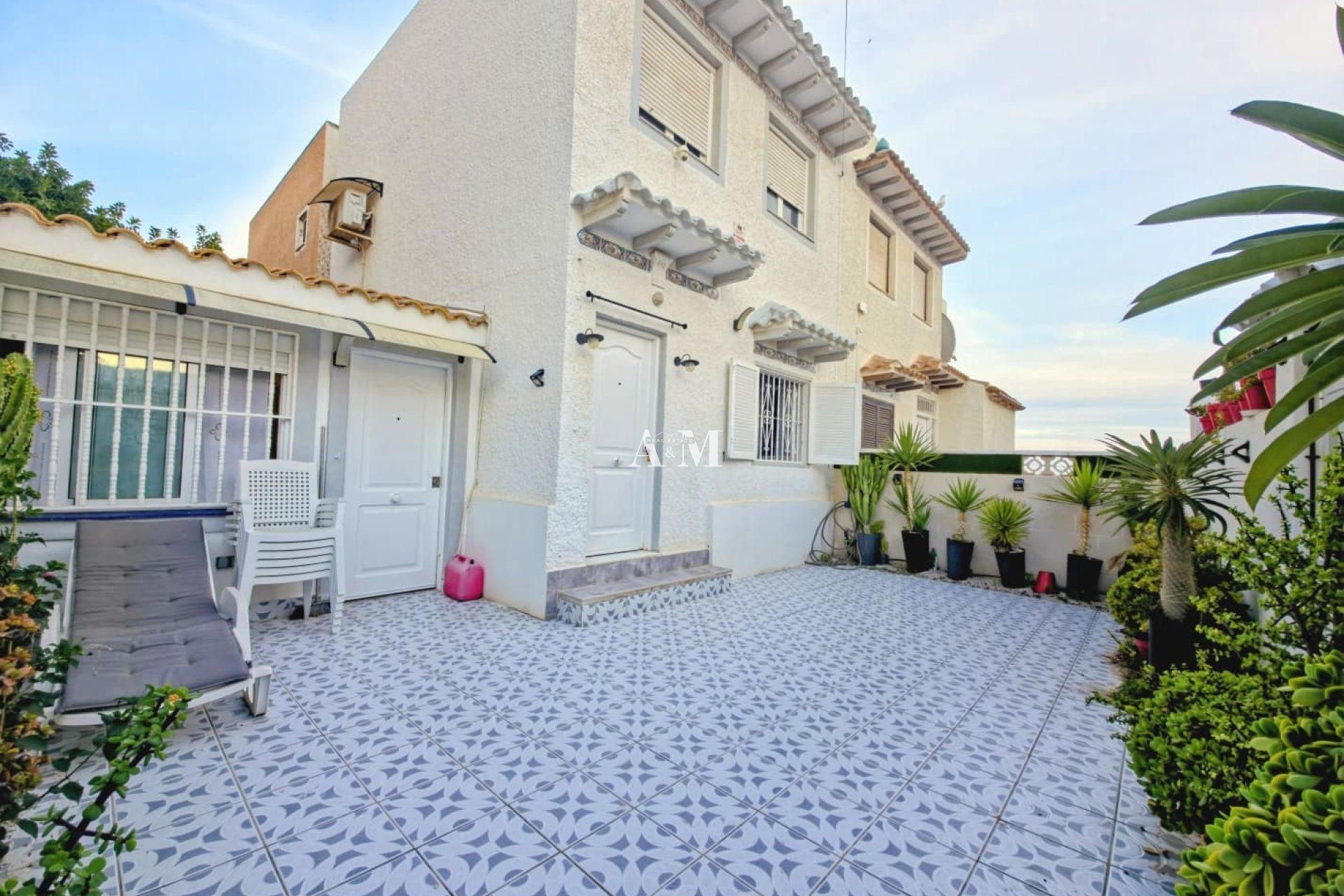 Jardí de Casa adosada de lloguer en Torrevieja amb Aire condicionat, Calefacció i Jardí privat